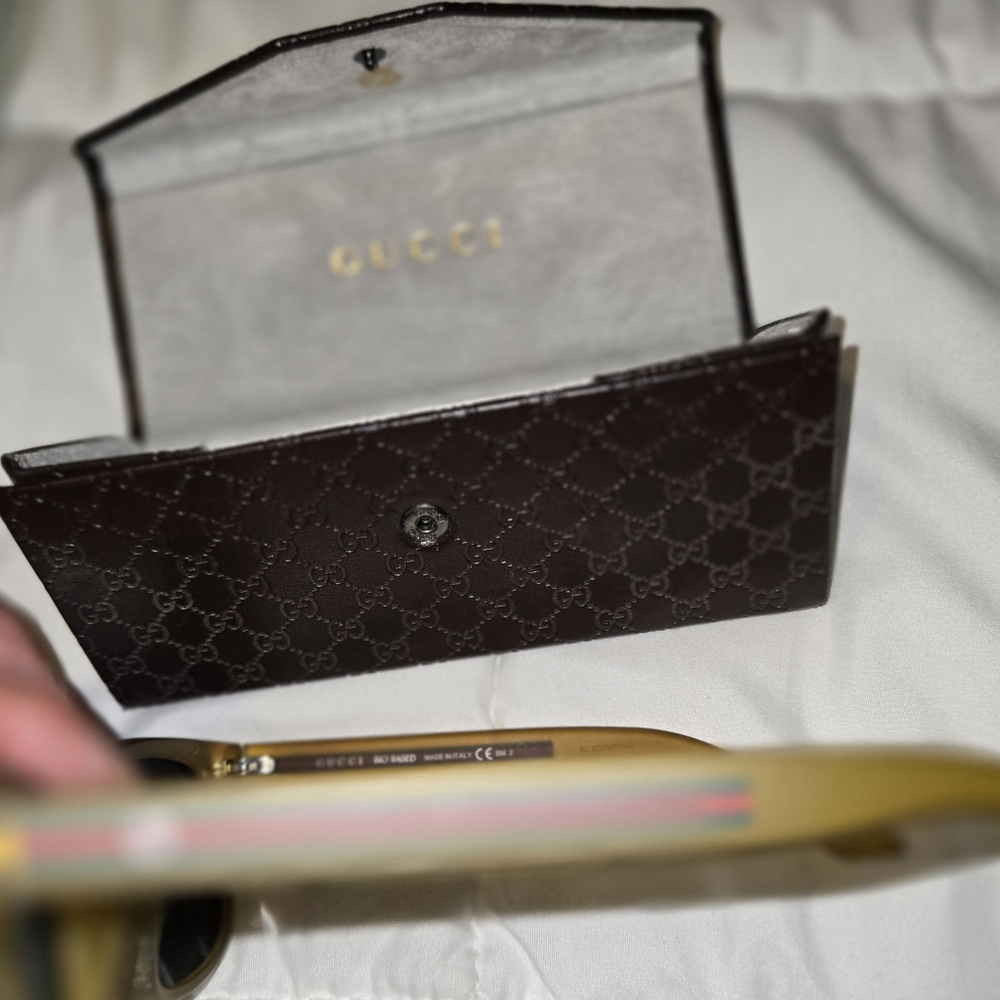 Gucci  Sunglasses - Picture 3 of 5